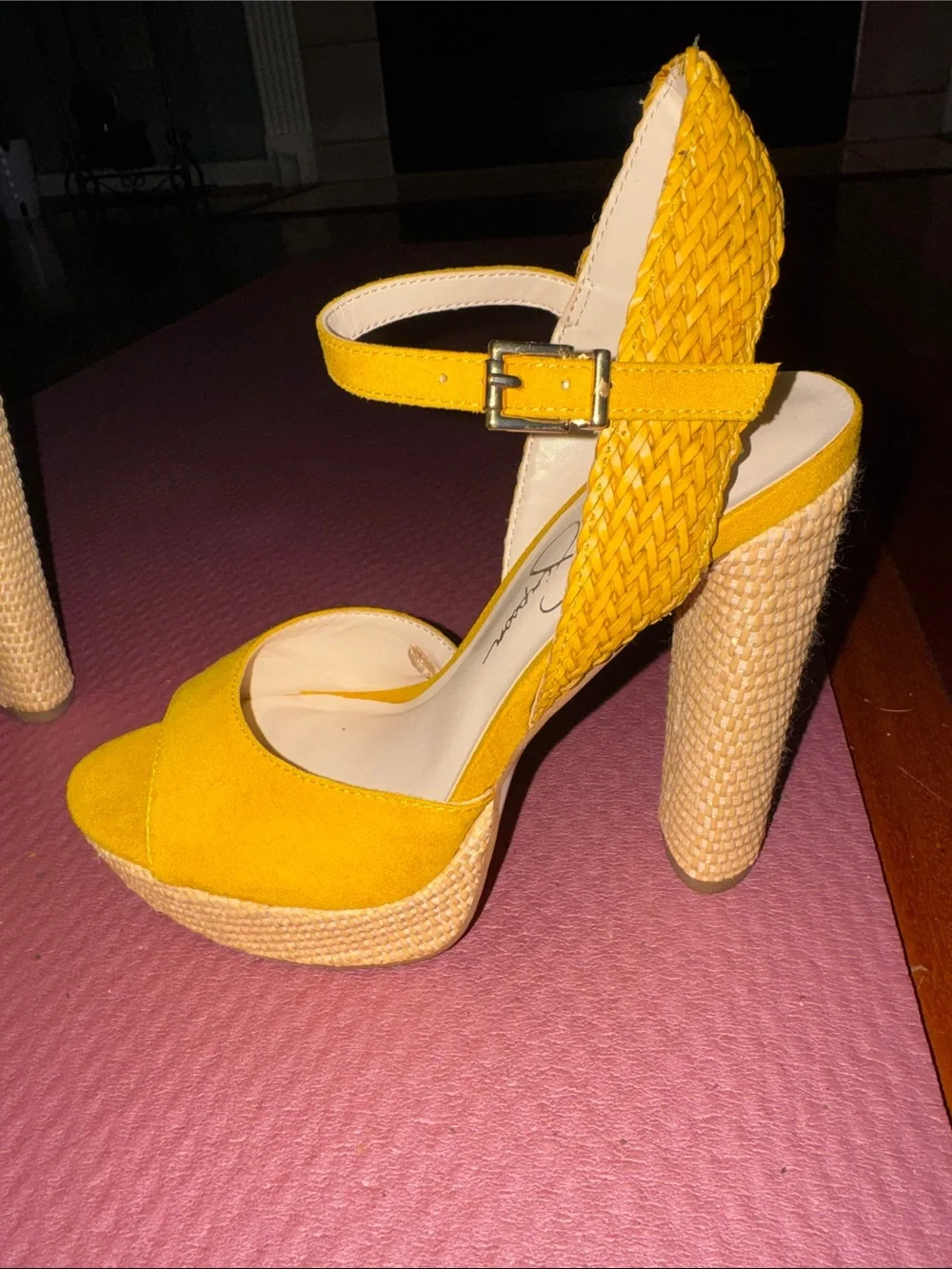Jessica Simpson bold mustard